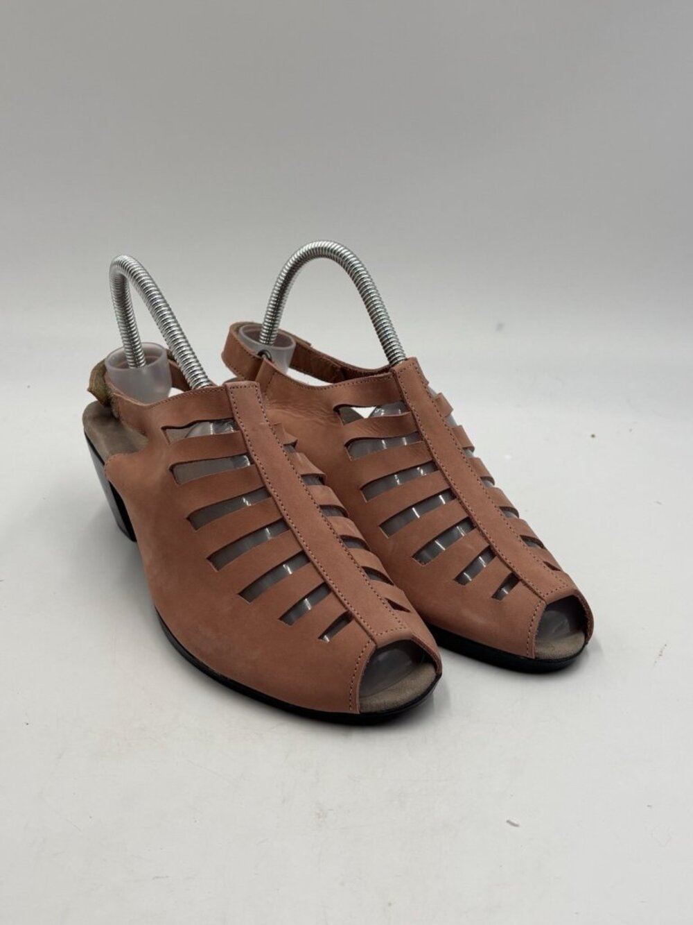 Munro American Sandals Womens 9 W Abby Peep Toe Heels Slingback Adjustable